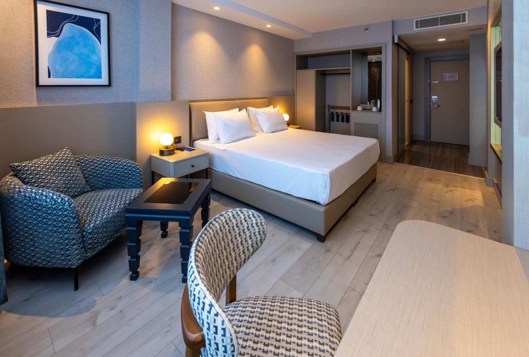 Standard King Room with Sea View,1629366837:JPEG
